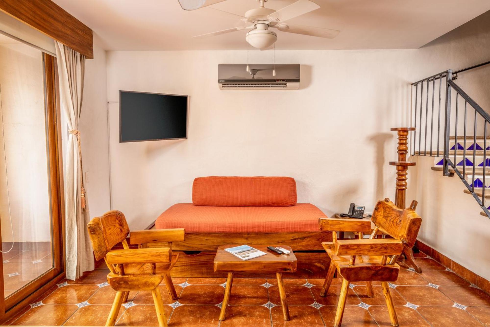 Casa Loteria: Colorful Family Retreat with Pool in Pueblito Sayulita Hotel Exterior photo