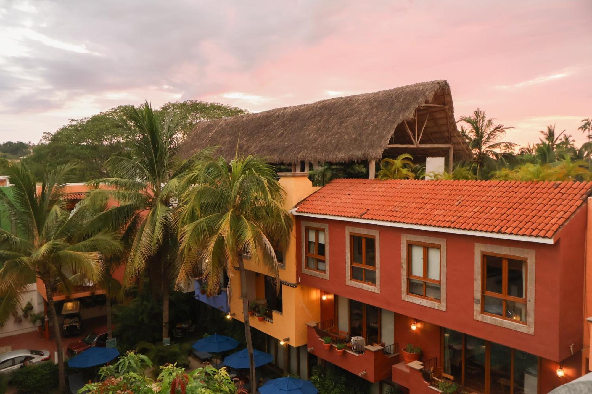 Casa Loteria: Colorful Family Retreat with Pool in Pueblito Sayulita Hotel Exterior photo